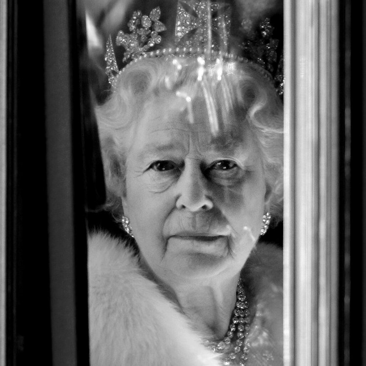 ДЭЛХИЙД Хатан хаан Элизабет II дэлхийн түүхэнд хамгийн удаан төр барьжээ